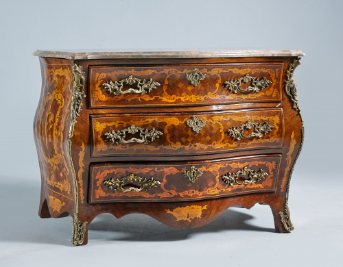 Cómoda bombé de estilo Luis XV con marquetería romboidal y 