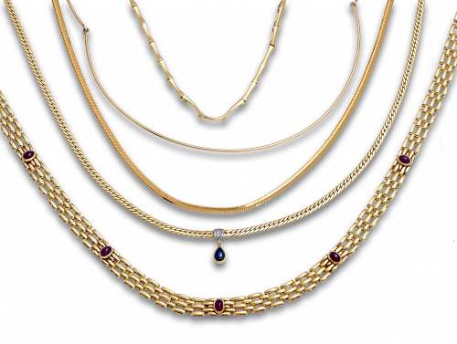 Collar con piezas a modo de huesito articuladas en oro de 1