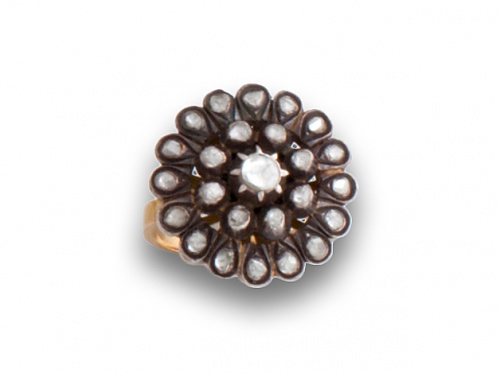 Sortija rosetón de diamantes Isabelina,s.XIX con dos orlas 