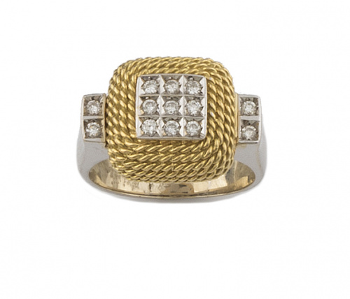 Sortija con frente cuadrado de brillantes en nido de cordon