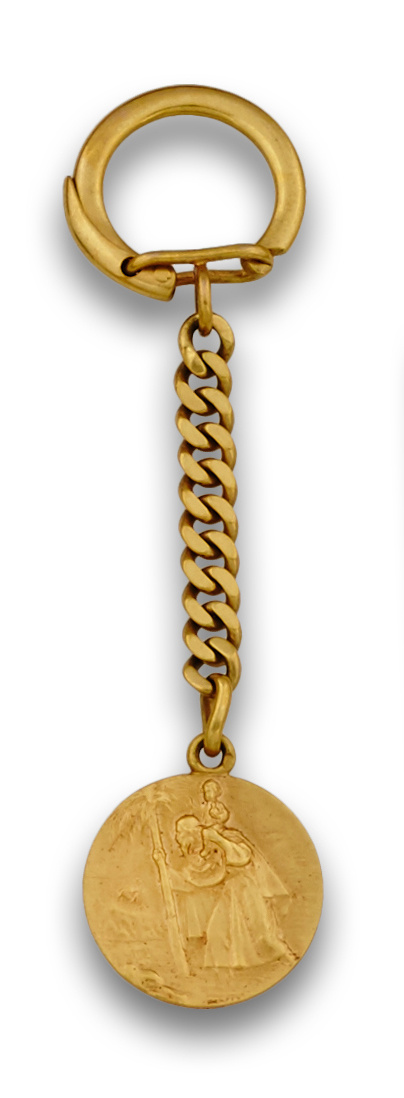 Llavero en oro de 18K con cadena de eslabón barbado y medal
