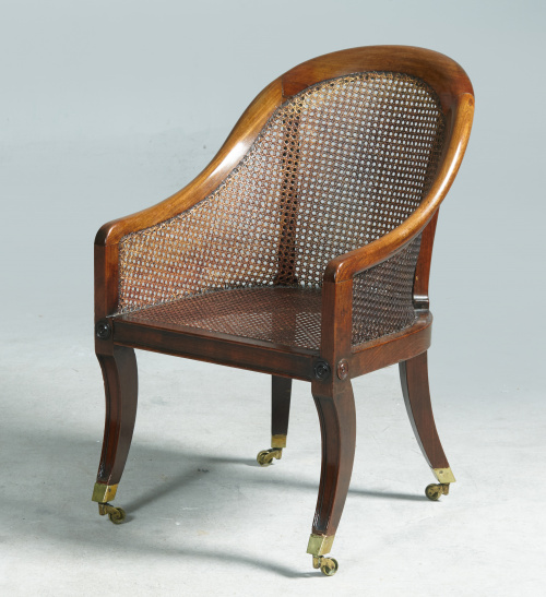 Sillón Regencia en madera de caoba con asiento y respaldo e