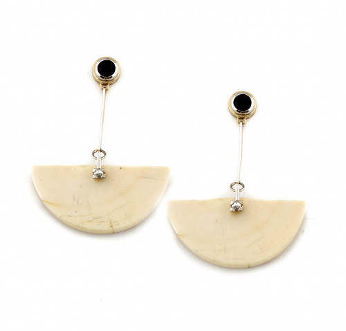 Pendientes largos de estilo Art-Decó con abanicos de marfil