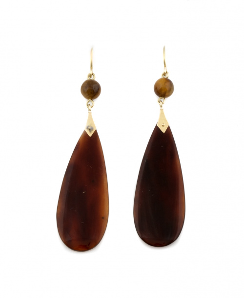 Pendientes largos con gotas de carey y cuentas de ojo de ti