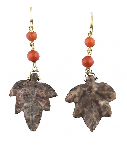 Pendientes largos con hojas de jaspe que penden de dos cuen