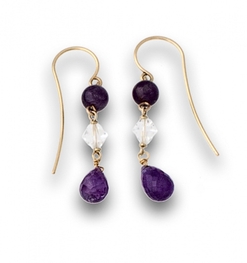 Pendientes largos de  amatistas y cristal de roca en oro de