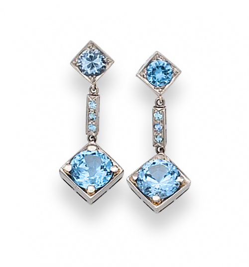 Pendientes largos con aguamarinas reconstituidas en marcos 