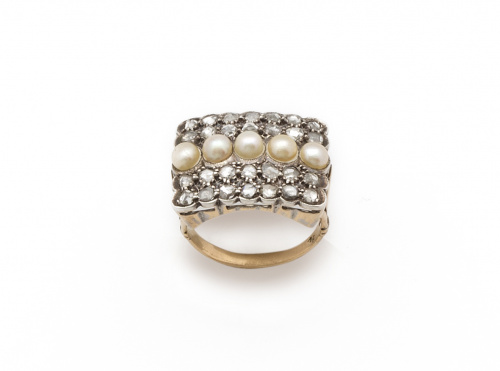 Sortija Belle époque con frente rectangular, cuajado de dia