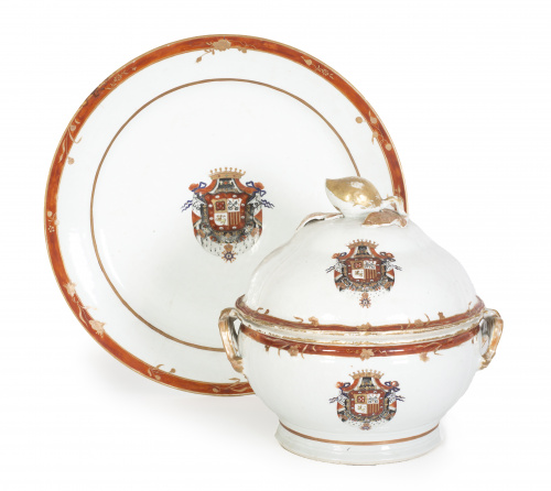 Vajilla en porcelana de la “Familia Rosa” Compañía de India