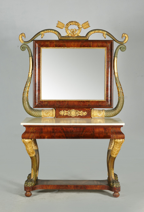 Tocador de época fernandina, chapeada en caoba, palma de ca