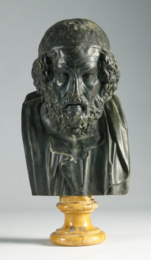 Escuela italina, S. XIX“Homero”Busto de bronce sobre pean