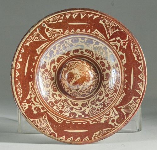 Plato de cerámica esmaltada en reflejo metálico con umbo ce