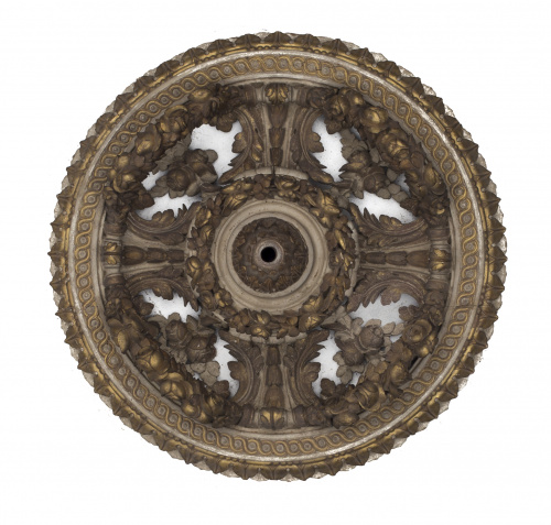 Plafón de madera tallada, pintada y dorada, de estilo Carlo