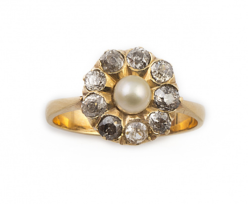 Sortija rosetón con perla fina rodeada de brillantes de tal