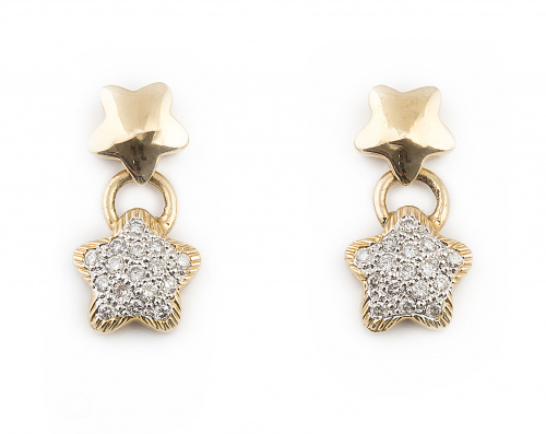 Pendientes largos con estrella de pavé de brillantes que pe