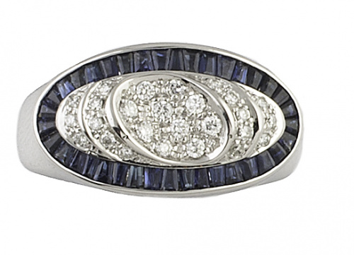 Sortija ovalada B&C GIOIELLI con pavé de brillantes orlado 