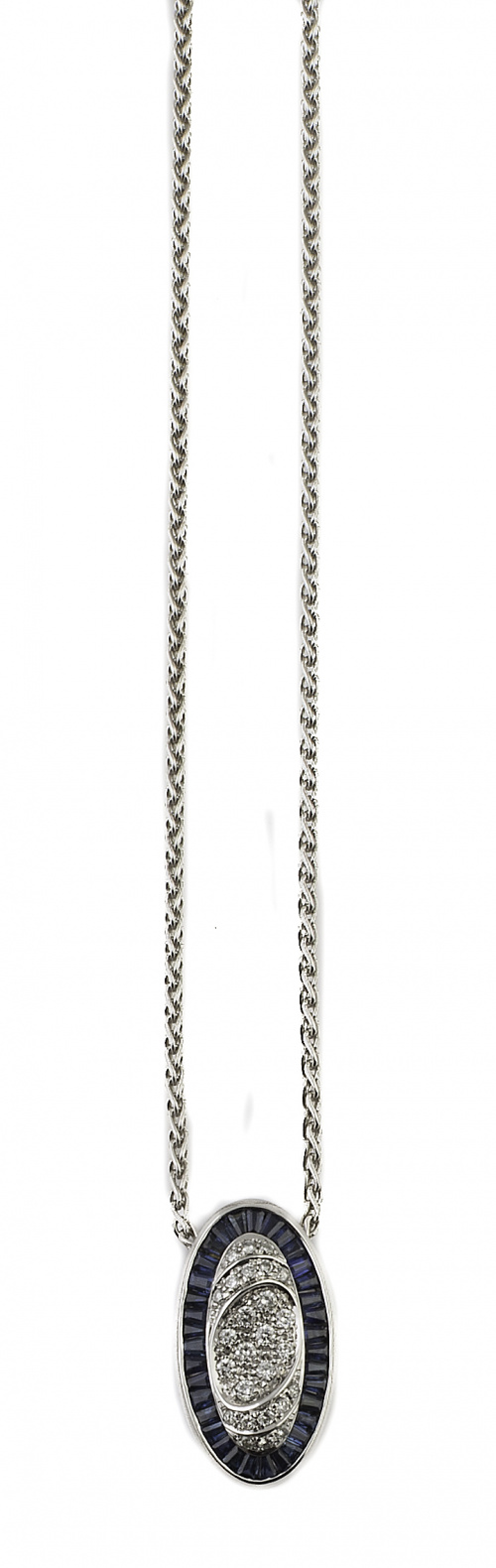 Colgante ovalado B&C GIOIELLI con pavé de brillantes orlado