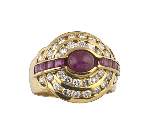 Sortija con brillantes engastados en carril formando doble 