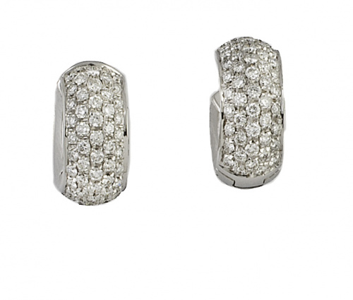 Pendientes criollas con pavé de brillantes en el frente en 