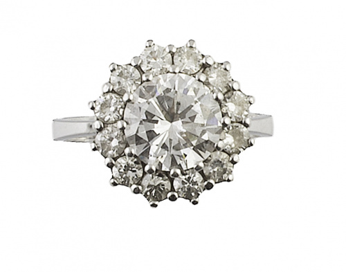 Sortija con un brillante central de 2,20 ct aprox orlado de