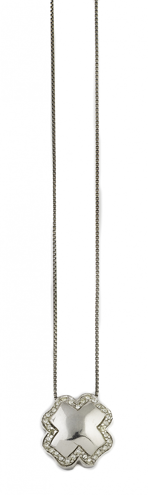 Conjunto de pendientes y colgante con diseño de cruz convex