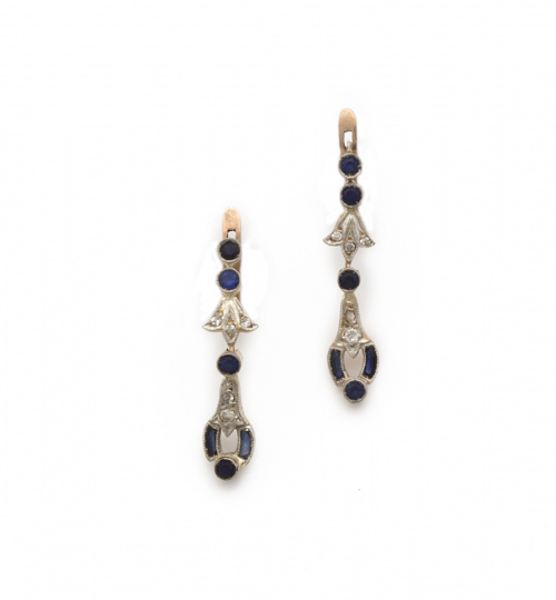 Pendientes largos de pp s XX con zafiros azules y blancos.