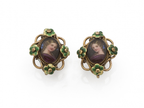 Pendientes de ff s.XIX con esmalte de busto de dama entre f