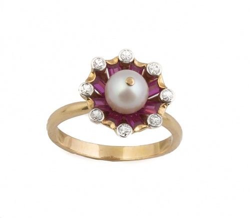 Sortija flor con perla rodeada de rubíes talla baguette y b