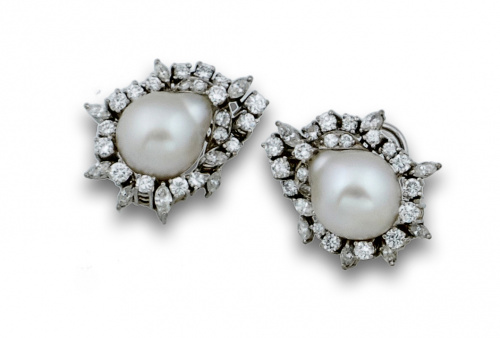 Pendientes con perlas Australianas barrocas rodeadas por br