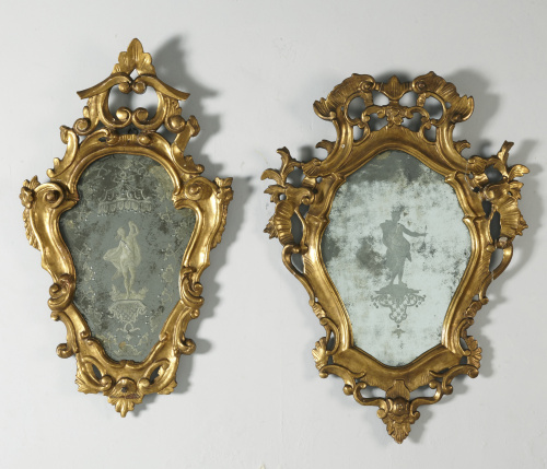 Par de cornucopias grabadas al ácido, S XVIII.