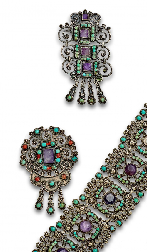 Lote de brazalete y dos broches de  plata mejicanos con ama