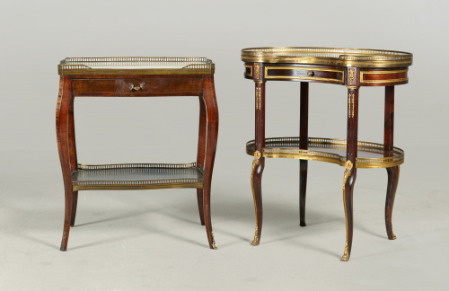 Mesa auxiliar estilo Luis XV, S. XX