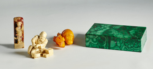 Caja de forma cuadrada en malaquita S.XX