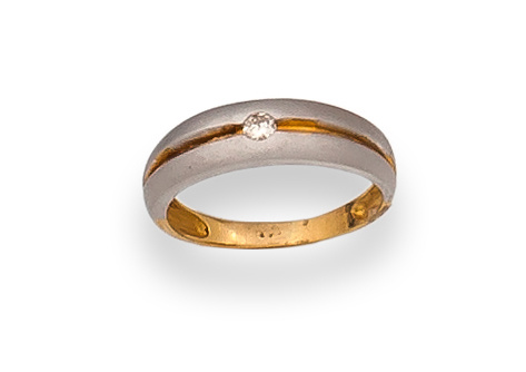 Sortija con brillante en montura de oro blanco mate de 18k 