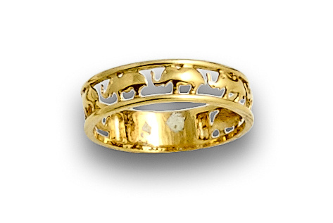 Anillo calado con diseño de elefantes en oro de 18K.