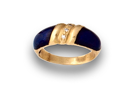 Sortija con esmalte azul añil y línea oblicua de brillantes