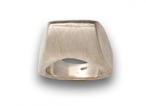 Sortija PIANEGONDA en plata mate firmada con diseño de fren