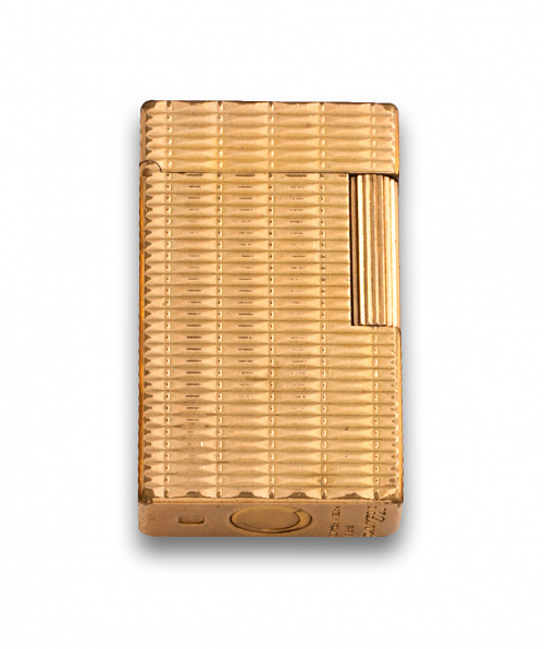 Encendedor DUPONT plaqué or con decoración de bandas horizo