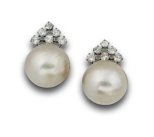 Pendientes años 50  grandes perlas mabe y triángulos con 6 