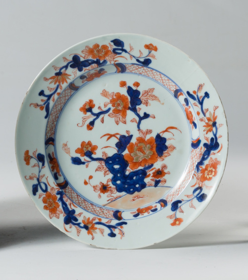 Plato Kangxi de porcelana esmaltada estilo Imari.China, S.