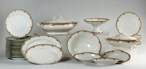 Parte de vajilla de porcelana.Francia, Limoges, S. XIX.