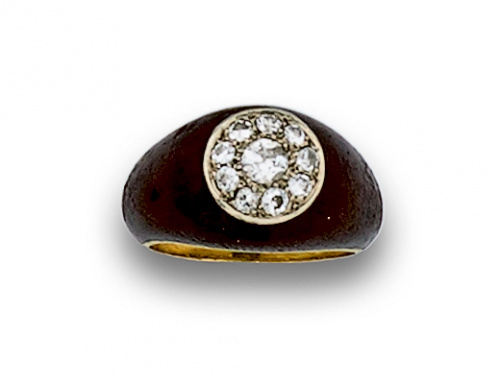 Sortija con círculo de pavé de brillantes y esmalte en oro 