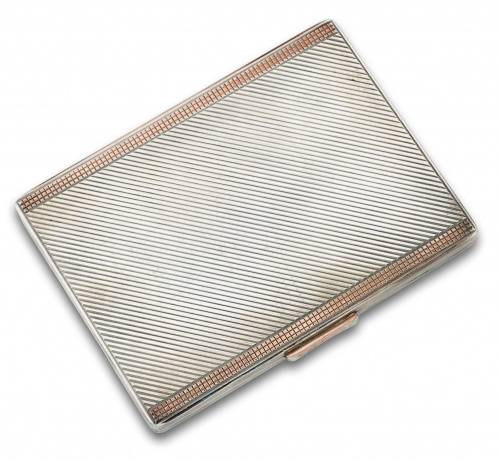Pitillera rectangular Art-Decó en plata y vermeill con deco
