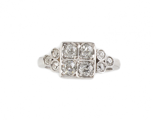 Sortija de brillantes de talla antigua en frente cuadrado f