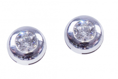 Pendientes dormilonas de brillantes en montura de chatones 