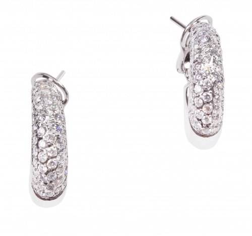 Pendientes criollas con pavé de  en banda curva de oro blan