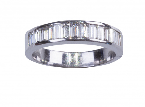 Sortija media alianza de diamantes talla baguette en oro bl