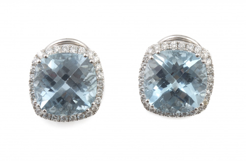 Pendientes con topacios azules cuadrangulares facetados orl