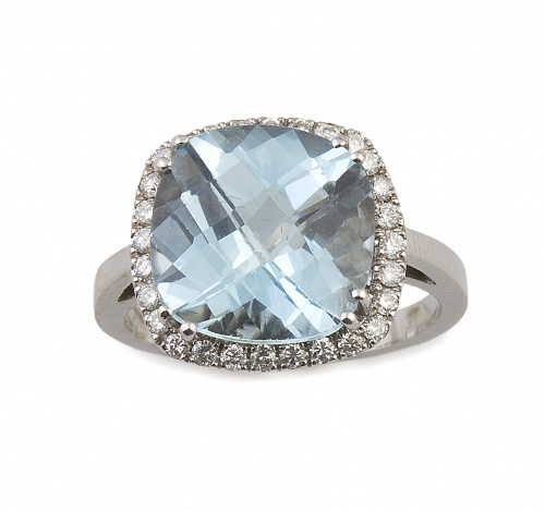 Sortija con topacio azul cuadrangular facetado orlado de br