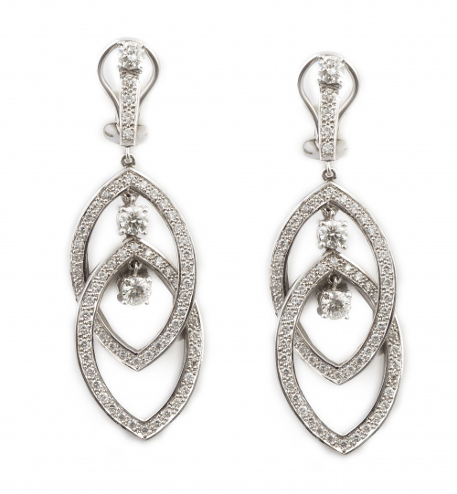 Pendientes largos de brillantes con línea rivière de la que